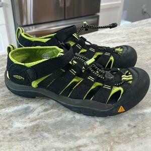Keen Black & Green Hiking Sandals Outdoor Waterproof Shoes Size 6